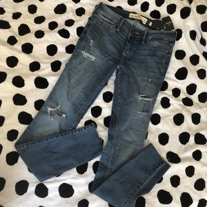 NEW WITH TAGS Hollister low rise skinny jeans